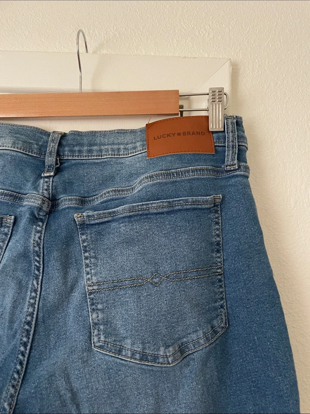 Lucky Brand classic straight
